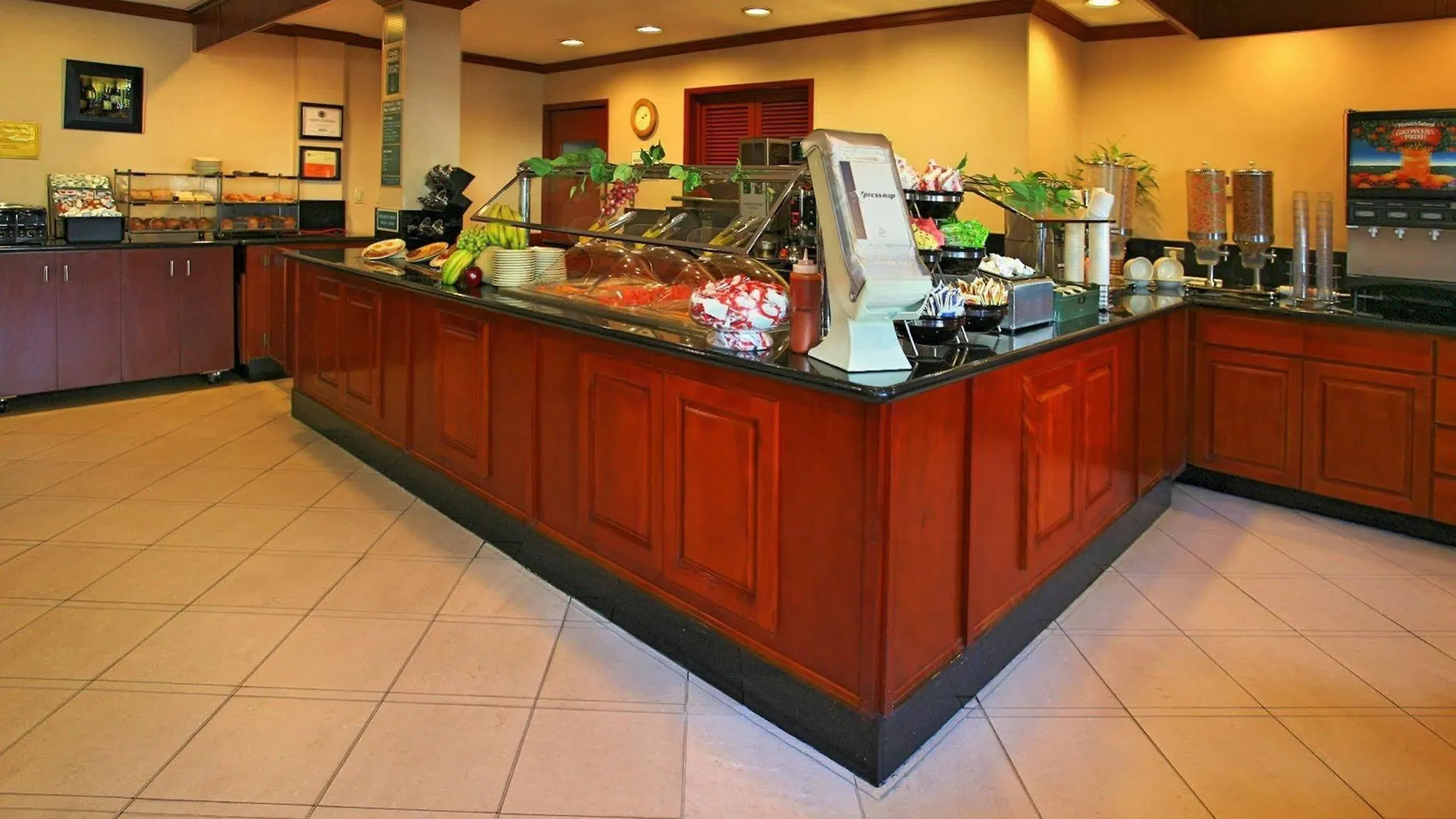 贝斯特韦斯特橙县机场北酒店 圣安娜